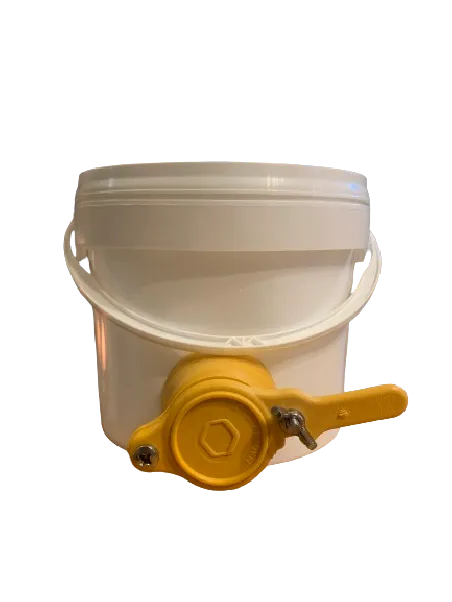 Round conical plastic bucket for food - 3 L - 5 kg honey with tap