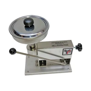 Manual dosing machine for royal jelly