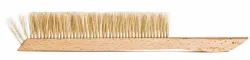 Grande brosse avec poils de crin et manche en bois