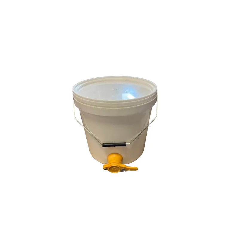 Secchiello rotondo conico in plastica per alimenti - 19 l - 25 kg miele con rubinetto - manico in ferro Secchiello rotondo conico in plastica per alimenti - 19 l - 25 kg miele con rubinetto - manico in ferro