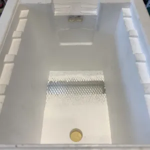 Polyethylene queen fertilization nucleus hive with 4 frames and feeder