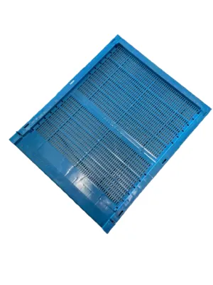 Mobile plastic mesh bottom for 10-frame d.b. cube Beehive