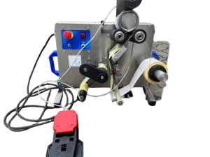 Basic semi-automatic adhesive tabletop labelling machine for glass jars and bottles