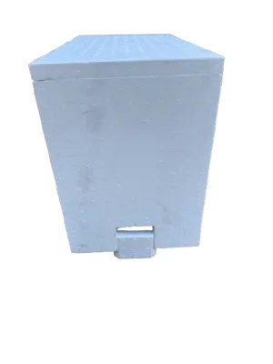6-teilige Bienenbeute aus weißem, hochdichtem Polystyrol mit Anti-Varroa-Boden