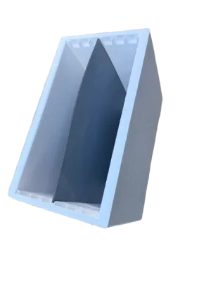 Polystyrene separator for 6-frame hive divided into 2