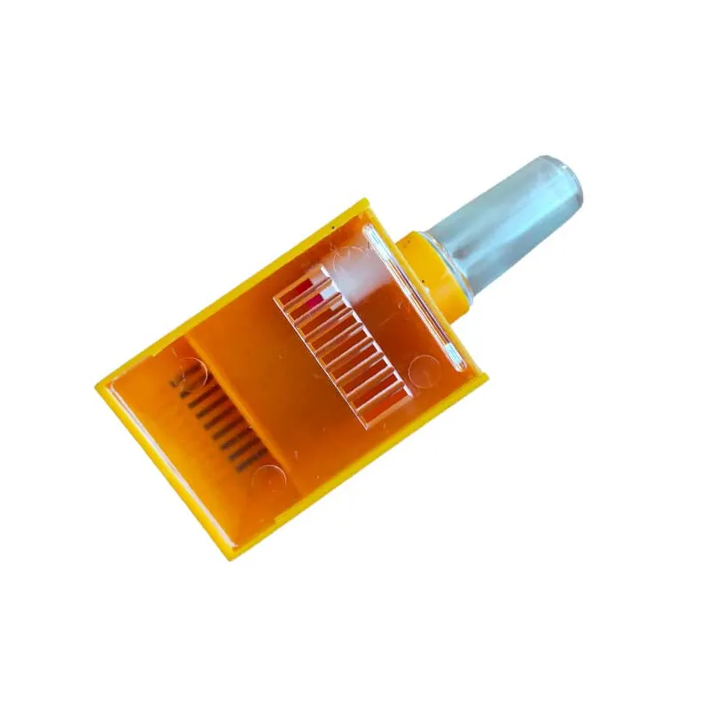 copy of Cage for inserting and transporting queens with double exit