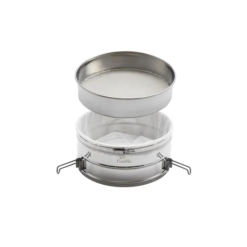 Double stainless steel filter with alloy prefilter for 200 and 400 kg maturers