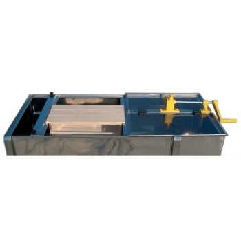MANUAL TANGENTIAL HONEY EXTRACTOR SERIES 2008 for 4 LANGSTROTH honeycombs