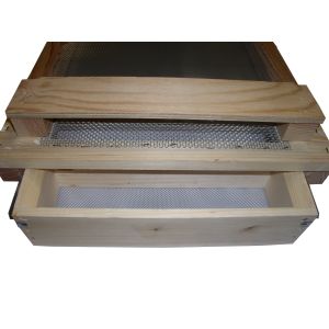 Mesh pollen catcher bottom for 10-frame d.b. beehives