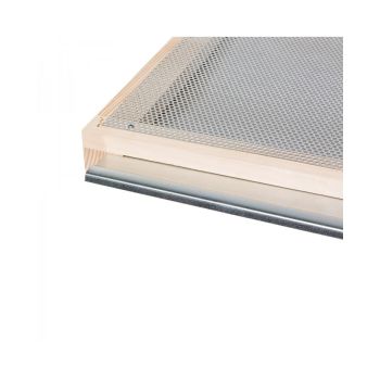 Mobile mesh bottom for 7-frame d.b. beehives