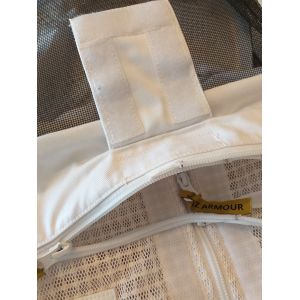 Air-ventilated mesh beekeeper jacket with astronaut mask with 3 layers of white mesh