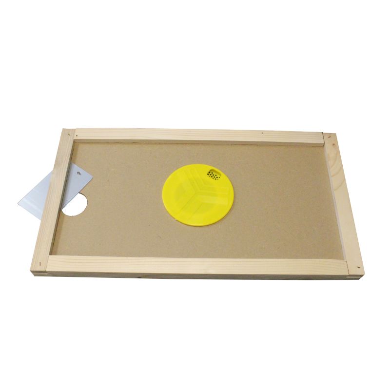 Bee escape on tablet for d.b. 7-frame beehives Bee escape on tablet for d.b. 7-frame beehives