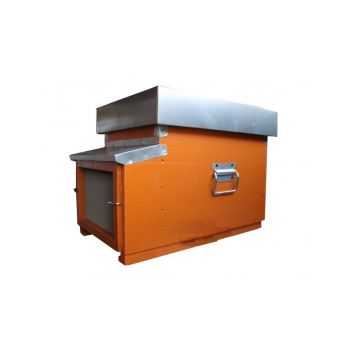 Beehives d.b. standard 8-frame beehive with 8 frames tucked in