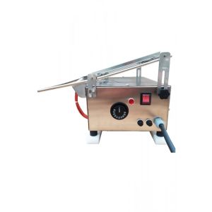 Electric uncapping machine for honeycombs for table