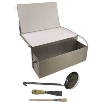 Manual pressure mold for dadant wax sheets with water cooling